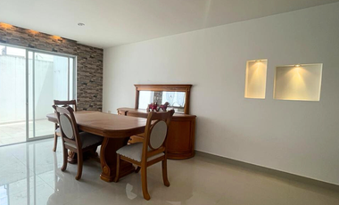 Venta de Bonita Casa en Ricaurte