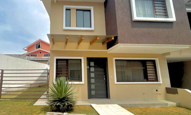 Venta de Bonita Casa en Ricaurte