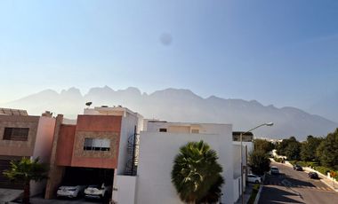 HERMOSA CASA EN VENTA EN CUMBRES ANTARES DOBLE TERRENO
