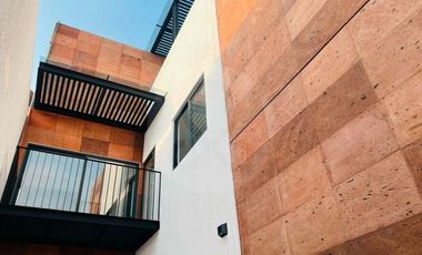 CASA EN VENTA EN CLAVERÍA, CON ROOF GARDEN