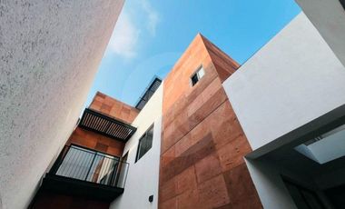 CASA EN VENTA EN CLAVERÍA, CON ROOF GARDEN