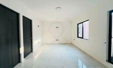 CASA EN VENTA EN CLAVERÍA, CON ROOF GARDEN