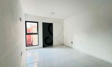 CASA EN VENTA EN CLAVERÍA, CON ROOF GARDEN