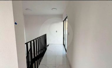 CASA EN VENTA EN CLAVERÍA, CON ROOF GARDEN