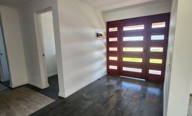 PARCELA CON 2 CASAS NUEVAS, ISLA DE MAIPO CAMINO CARAMPANGUE.