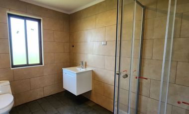 PARCELA CON 2 CASAS NUEVAS, ISLA DE MAIPO CAMINO CARAMPANGUE.
