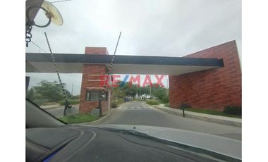 Se Vende Terreno En Urb Residencial Acacias De Miraflores - Castilla.ID:1115471