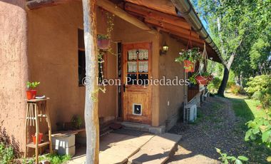 Leon Propiedades vende Parcela con 3 casas en sector Los Naranjos, Curacaví.