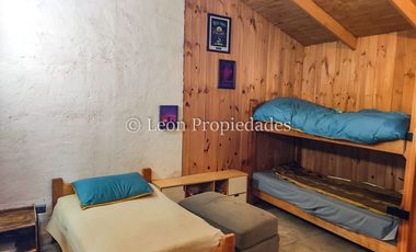 Leon Propiedades vende Parcela con 3 casas en sector Los Naranjos, Curacaví.