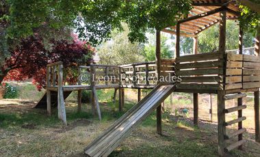 Leon Propiedades vende Parcela con 3 casas en sector Los Naranjos, Curacaví.