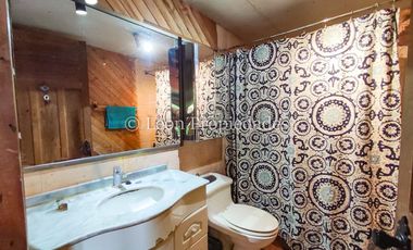 Leon Propiedades vende Parcela con 3 casas en sector Los Naranjos, Curacaví.