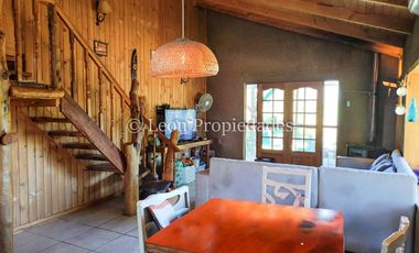 Leon Propiedades vende Parcela con 3 casas en sector Los Naranjos, Curacaví.