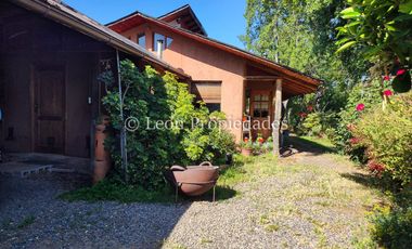 Leon Propiedades vende Parcela con 3 casas en sector Los Naranjos, Curacaví.