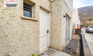 León Propiedades vende casa en condominio, Curacaví centro