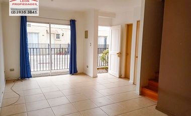 León Propiedades vende casa en condominio, Curacaví centro