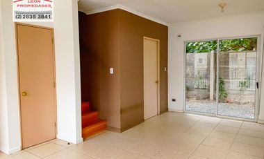 León Propiedades vende casa en condominio, Curacaví centro