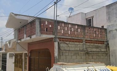 CASA EN COLONIA AMPLIACIÓN LUIS DONALDO COLOSIO, TÚXPAM, VERACRÚZ.