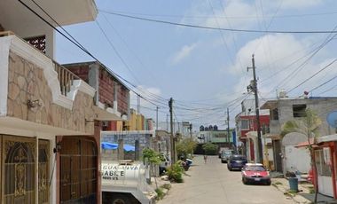 CASA EN COLONIA AMPLIACIÓN LUIS DONALDO COLOSIO, TÚXPAM, VERACRÚZ.
