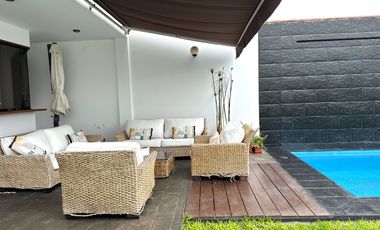 HERMOSA CASA, CON ESTRUCTURA DE LUJO ÁREA SOCIAL, PISCINA Y UN DEPARTAMENTO INDEPENDIENTE