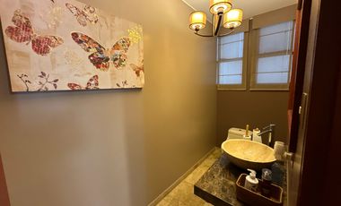 HERMOSA CASA, CON ESTRUCTURA DE LUJO ÁREA SOCIAL, PISCINA Y UN DEPARTAMENTO INDEPENDIENTE