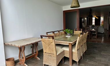 HERMOSA CASA, CON ESTRUCTURA DE LUJO ÁREA SOCIAL, PISCINA Y UN DEPARTAMENTO INDEPENDIENTE