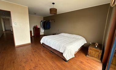 HERMOSA CASA, CON ESTRUCTURA DE LUJO ÁREA SOCIAL, PISCINA Y UN DEPARTAMENTO INDEPENDIENTE