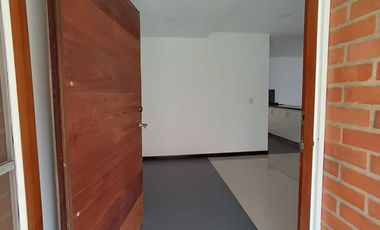 Se alquila hermosa casa campestre en conjunto residencial
