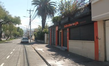 Venta de casa en la Avda. Atahualpa de la ciudad de Ibarra