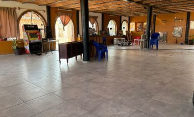 CASA EN VENTA CON TERRAZA, LOCALES, AREA VERDE Y RESTAURANTE, EL SALTO, JALISCO