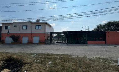CASA EN VENTA CON TERRAZA, LOCALES, AREA VERDE Y RESTAURANTE, EL SALTO, JALISCO