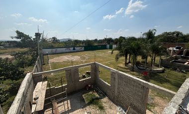 CASA EN VENTA CON TERRAZA, LOCALES, AREA VERDE Y RESTAURANTE, EL SALTO, JALISCO