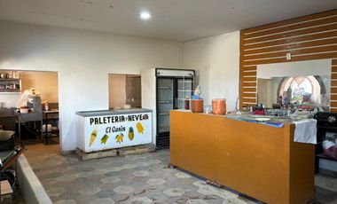 CASA EN VENTA CON TERRAZA, LOCALES, AREA VERDE Y RESTAURANTE, EL SALTO, JALISCO