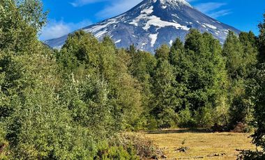 Extranjero por viaje vende Maravillosos Terrenos PUCON Condominio Calabozos El Claro