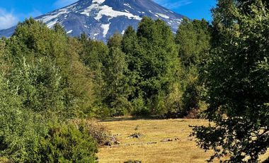 Extranjero por viaje vende Maravillosos Terrenos PUCON Condominio Calabozos El Claro