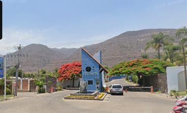 Casa en fraccionamiento ubicado en colonia San Antonio Tlayacapan, Ajijic. Con 3 Recamaras y 280m2. A solo unos minutos del Lago.