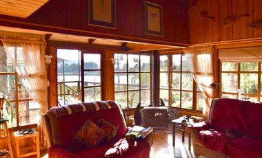 EXTRANJERO POR VIAJE VENDE CASA FRENTE A LAGUNA TORCA - MARAVILLOSO TERRENO