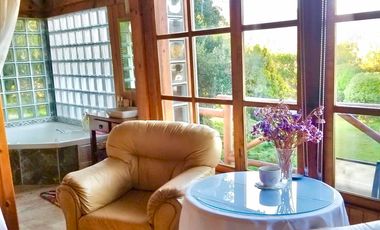 EXTRANJERO POR VIAJE VENDE CASA FRENTE A LAGUNA TORCA - MARAVILLOSO TERRENO