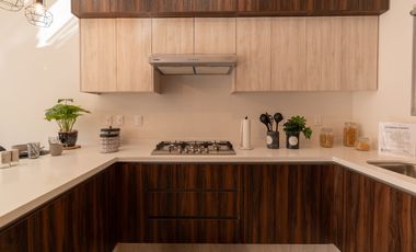 CASA VENTA, CONDOMINIO CON AMENIDADES, C: 151.99 M2 T: 127.40 M2, 3 REC. 2.5 BAÑOS.