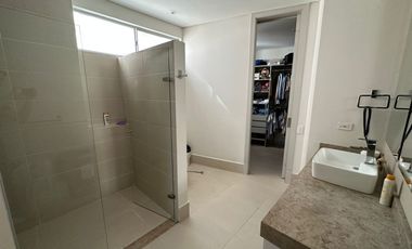 APARTAMENTO DE 4 HABITACIONES CON BAÑO