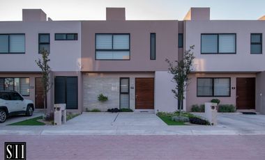CASA VENTA, CONDOMINIO CON AMENIDADES, C: 132.75 M2 T: 119.40 M2, 3 REC. 2.5 BAÑOS.