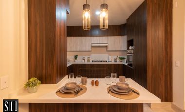 CASA VENTA, CONDOMINIO CON AMENIDADES, C: 132.75 M2 T: 119.40 M2, 3 REC. 2.5 BAÑOS.