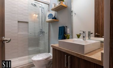 CASA VENTA, CONDOMINIO CON AMENIDADES, C: 171 M2 T: 127.40 M2, 3 REC. 2.5 BAÑOS.