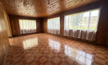 Se Vende Amplia Propiedad Habitacional / Comercial  en Avenida principal de Paillaco, Región de Los Ríos.