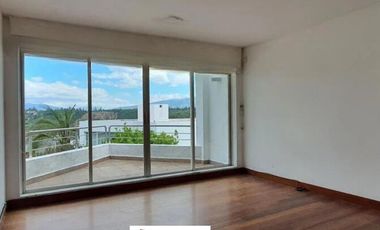 Espectacular Casa de Venta, doble seguridad en conjunto de 4 casas. LA VIÑA-TUMBACO