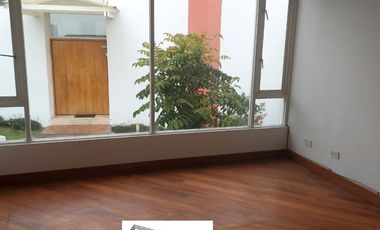 Espectacular Casa de Venta, doble seguridad en conjunto de 4 casas. LA VIÑA-TUMBACO