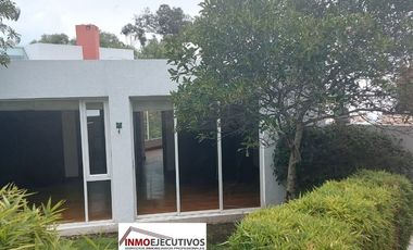 Espectacular Casa de Venta, doble seguridad en conjunto de 4 casas. LA VIÑA-TUMBACO