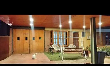 CASA AMPLIA EN CONDOMINIO EL ALTO