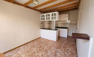 CASA AMPLIA EN CONDOMINIO EL ALTO