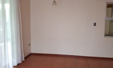 CASA AMPLIA EN CONDOMINIO EL ALTO