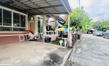 Twin house, Pinruethai Village, Rangsit-Klong 7, near Sarasas Witaed Rangsit School